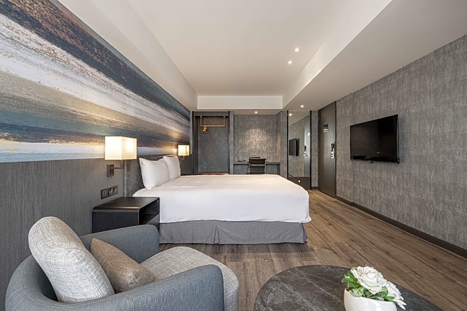 Lakeshore Hotel Metropolis