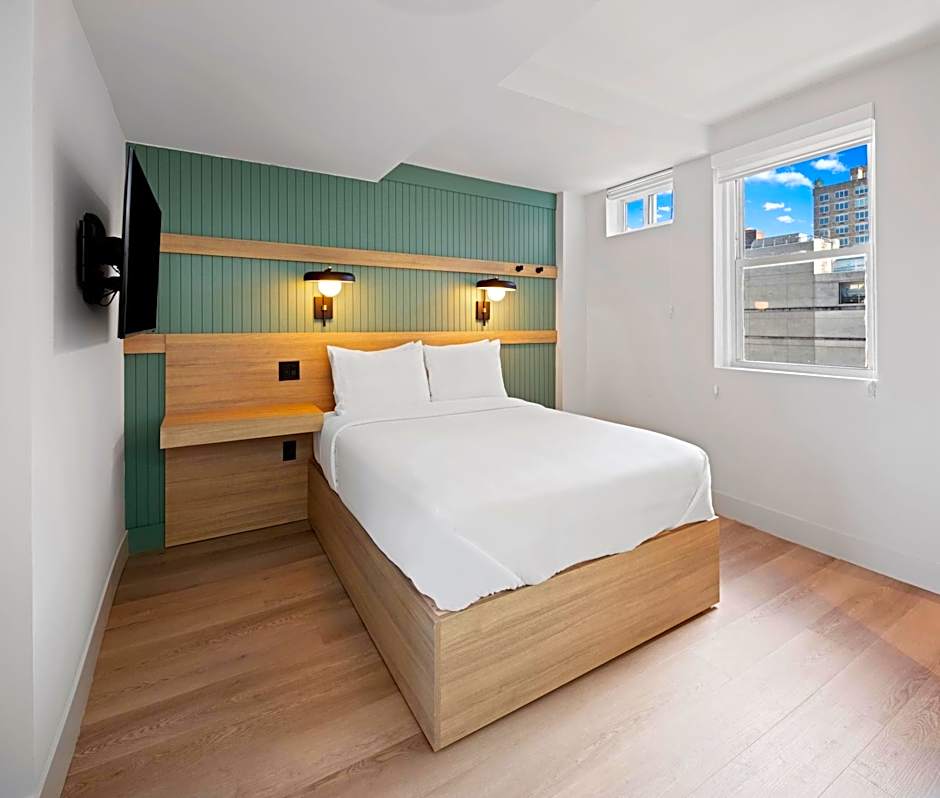 Riverside Tower Hotel