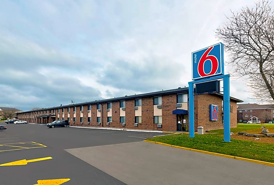Motel 6-Oak Creek, WI