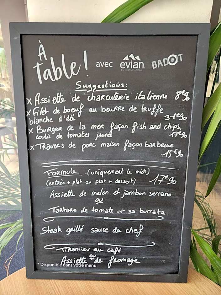 Le petit patio fleuri