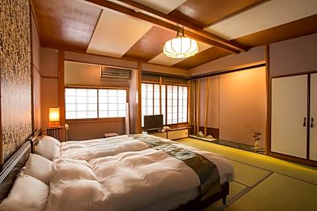 Japanese-Style Twin Room with Tatami Mat - Breakfast and Seasonal Kaiseki Dinner Included