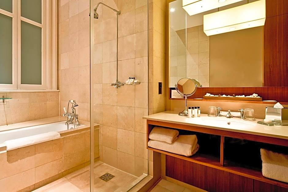 Threadneedles, Autograph Collection by Marriott