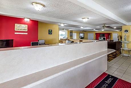 Econo Lodge Byron near Historic District - Warner Robins