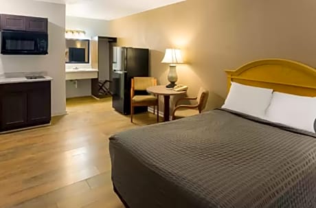 1 Double Bed, Efficiency, Nonsmoking