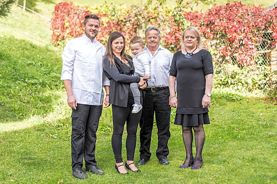 Ski-IN Ski-OUT Hotel Sonnleiten