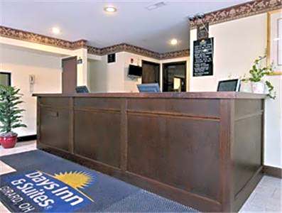 Days Inn & Suites by Wyndham Youngstown / Girard Ohio