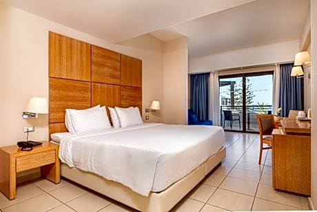 Family Room with Sea View