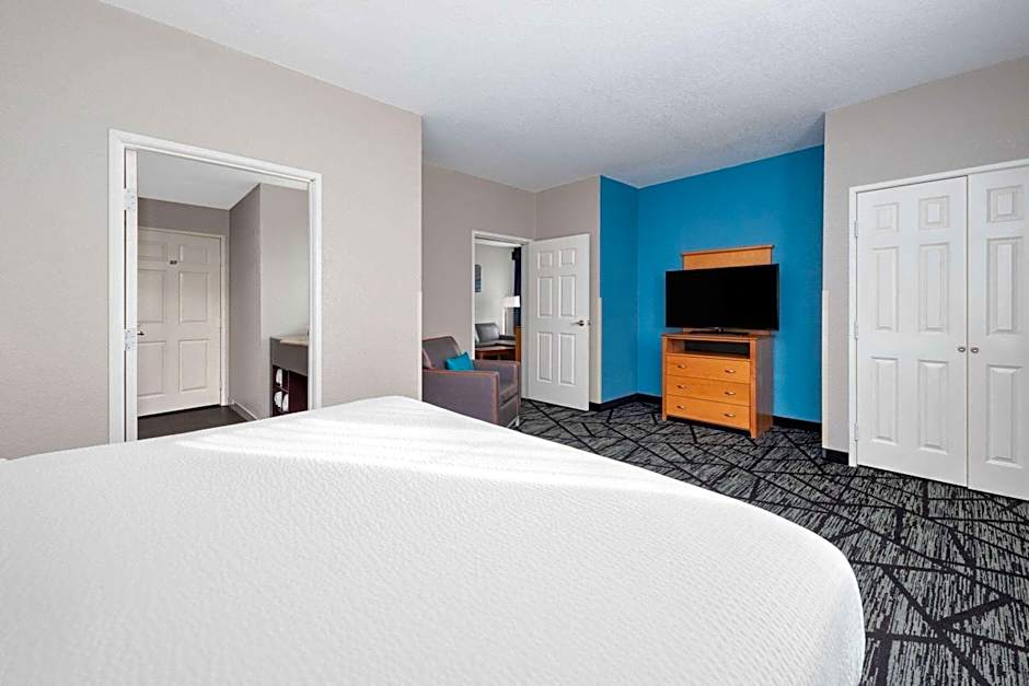 La Quinta Inn & Suites by Wyndham Alvarado