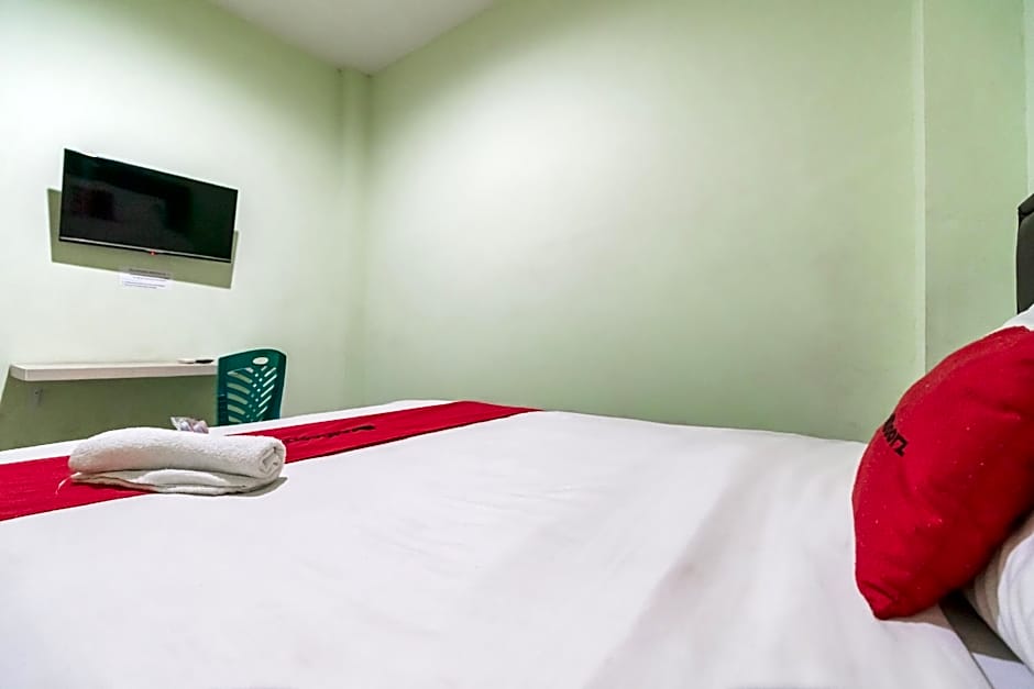 RedDoorz near Taman Wisata Alam Punti Kayu Palembang 2