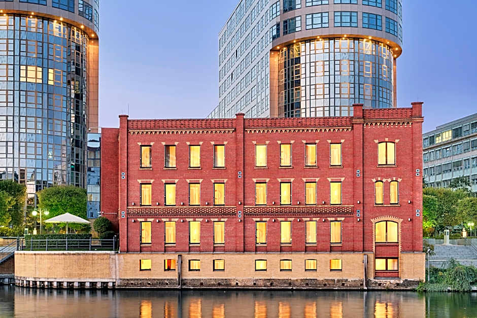 AMERON Berlin ABION Spreebogen Waterside