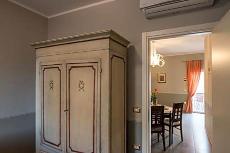 One-Bedroom Apartment with Balcony - Separate Building