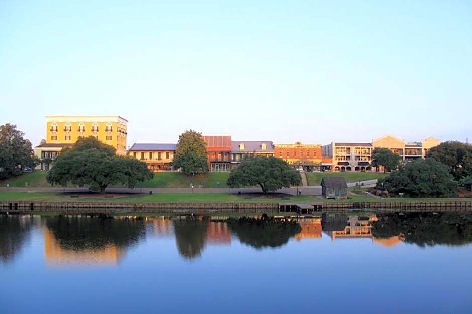 Chateau Saint Denis Hotel