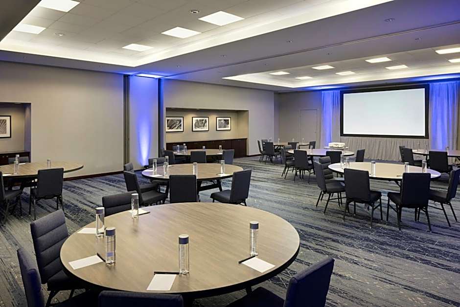 Courtyard by Marriott Chicago Downtown/Magnificent Mile
