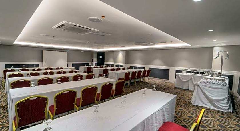 Metrocentre Hotel & Convention Center