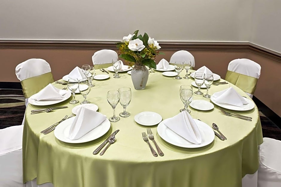 Wingate by Wyndham Round Rock Hotel & Conference Center