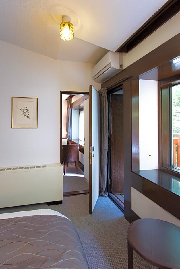 Yatsugatake Kogen Lodge
