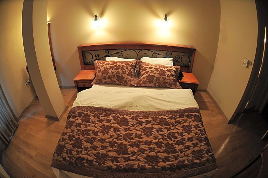 Antikhan Hotel