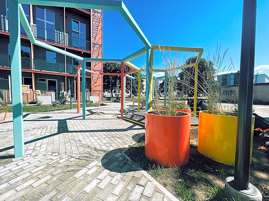 Campus House by Larsen