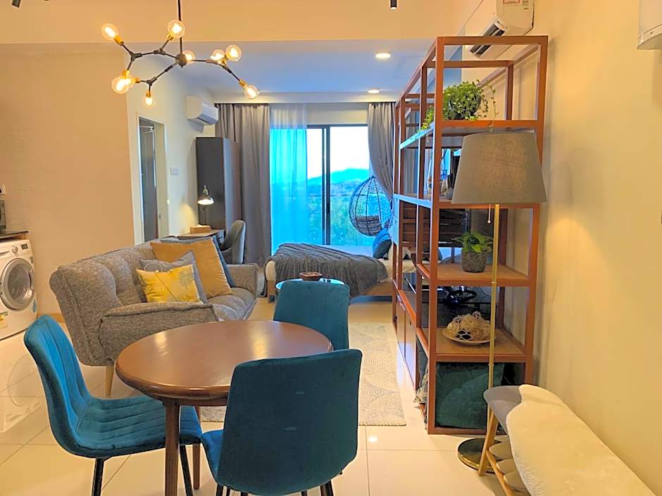 Deluxe Holiday Studio Suite at Timurbay with Seaview