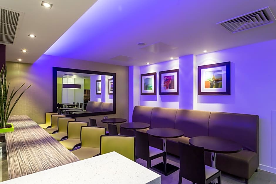 Holiday Inn Express Harlow By IHG