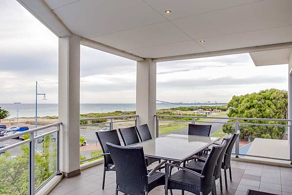 Spinnakers by Rockingham Apartments