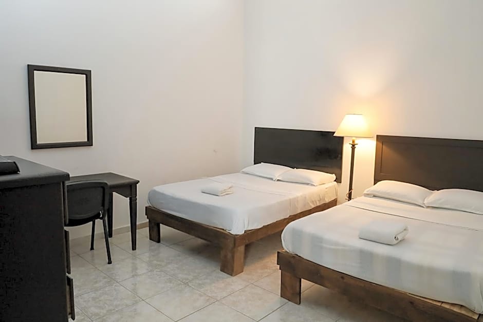 ANTIQUE Guest House Fundidora