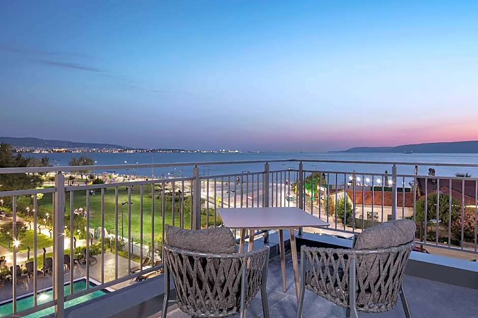 DoubleTree by Hilton Canakkale