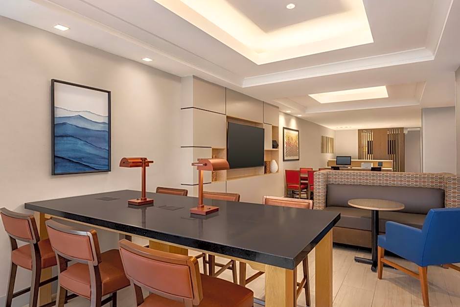 Holiday Inn Express Hotel & Suites Denver Airport By IHG