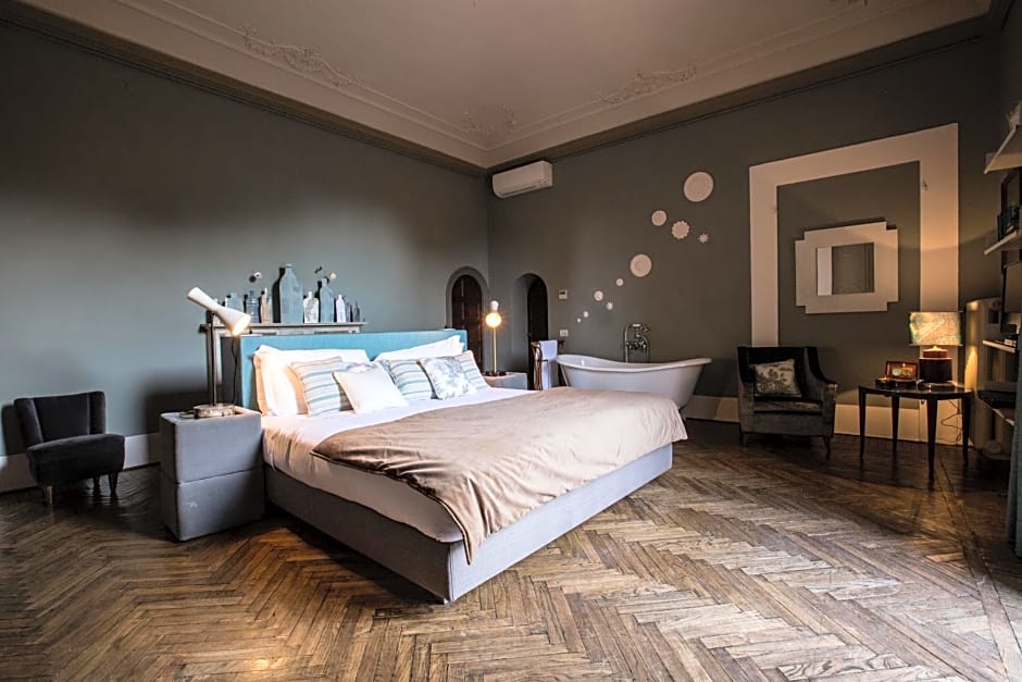 AdAstra Suites