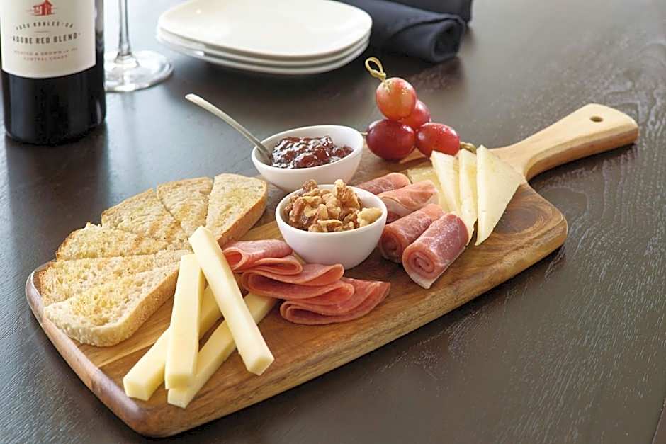 AC Hotel by Marriott Atlanta Airport Gateway