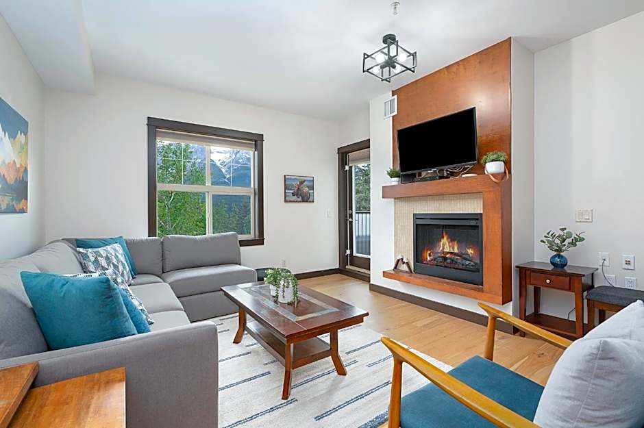 Heavenly Mountain Condo managed by Little Sister Getaways