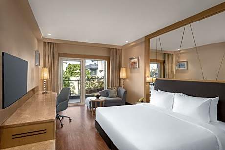 Executive Room -- 10% Discount on Food & Beverages
