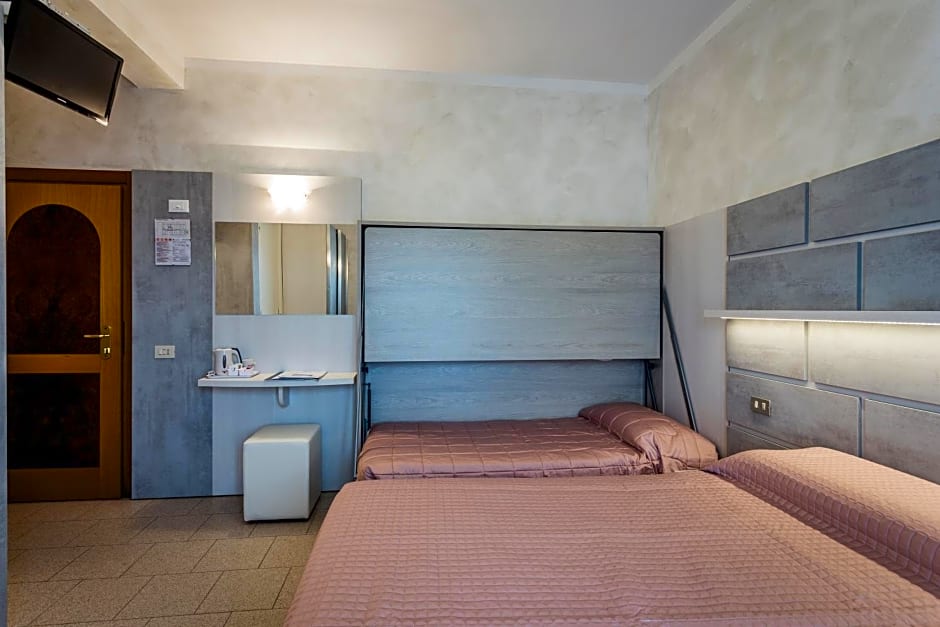 Hotel Deborah