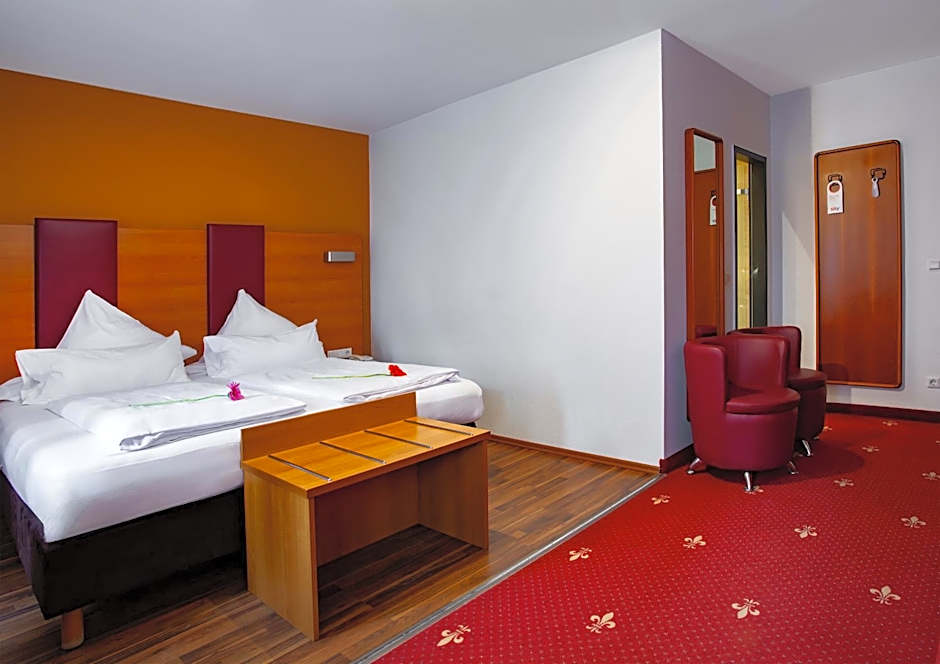 Tiptop Hotel Burgschmiet Garni