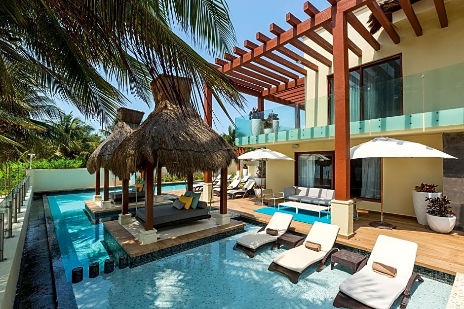 Azul Villa Esmeralda, by Karisma