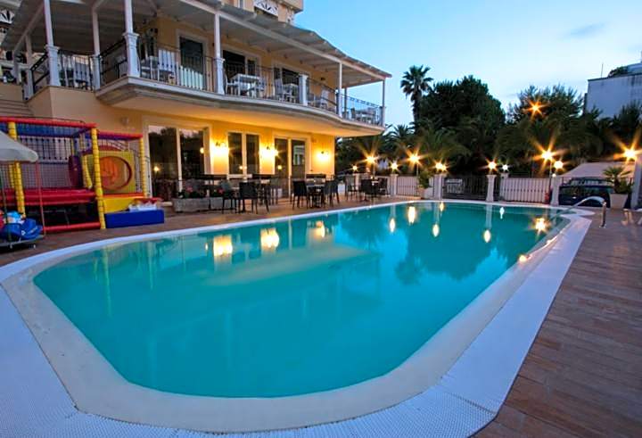 Hotel Mocambo piscina e spiaggia