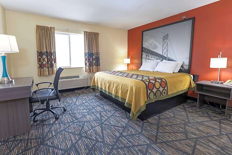 Super 8 by Wyndham Big Rapids