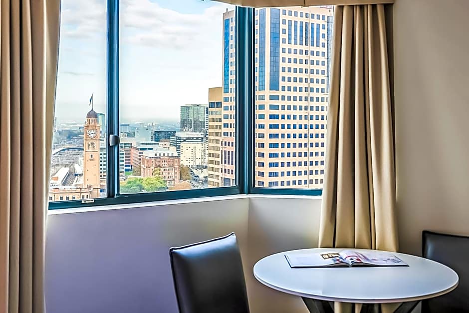 Oaks Sydney Castlereagh Suites