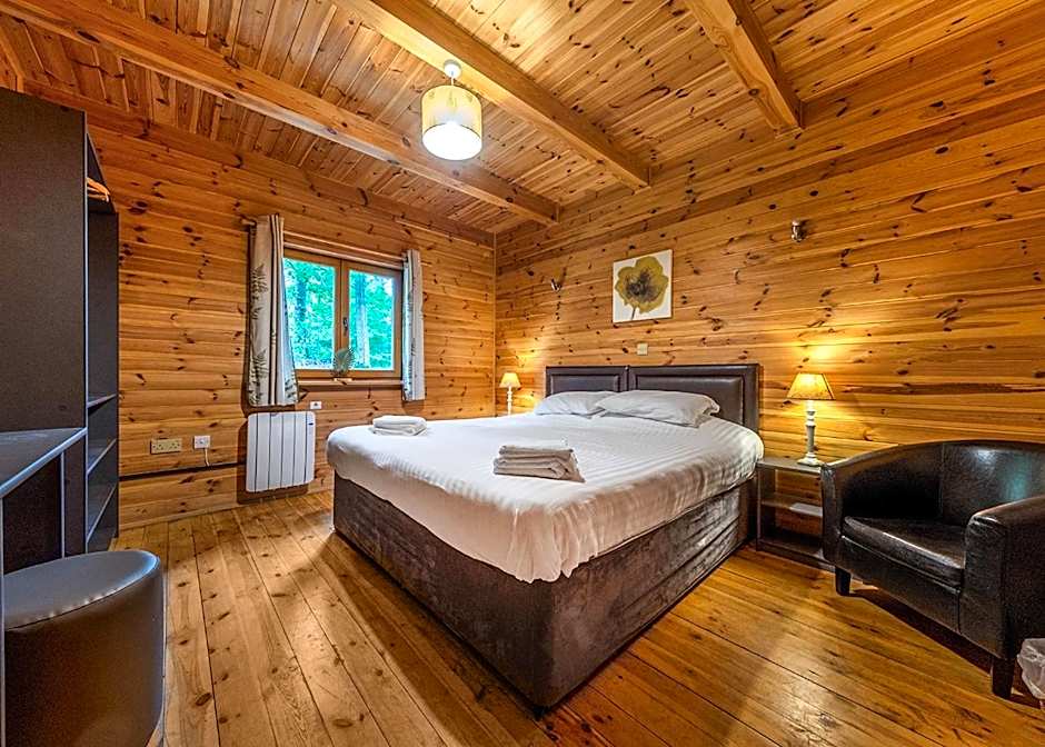 Woodland Park Lodges
