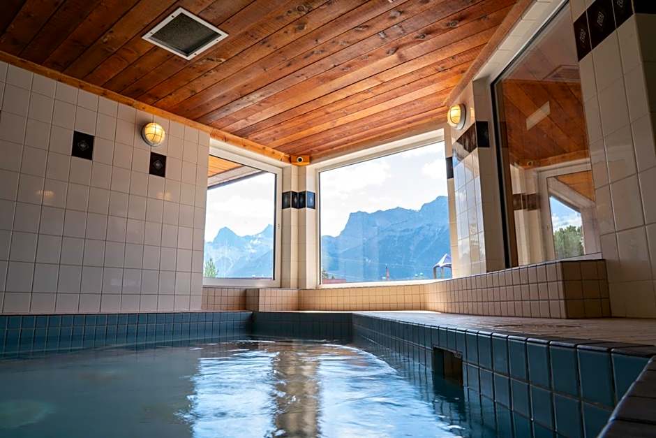 Rocky Mountain Ski Lodge
