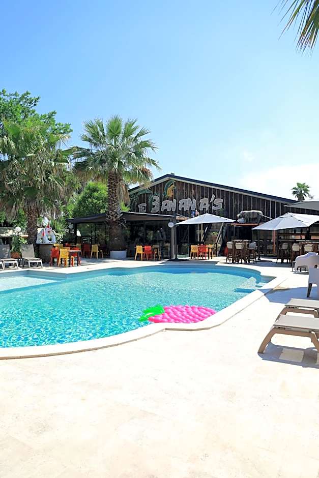 Le Banana's Hotel