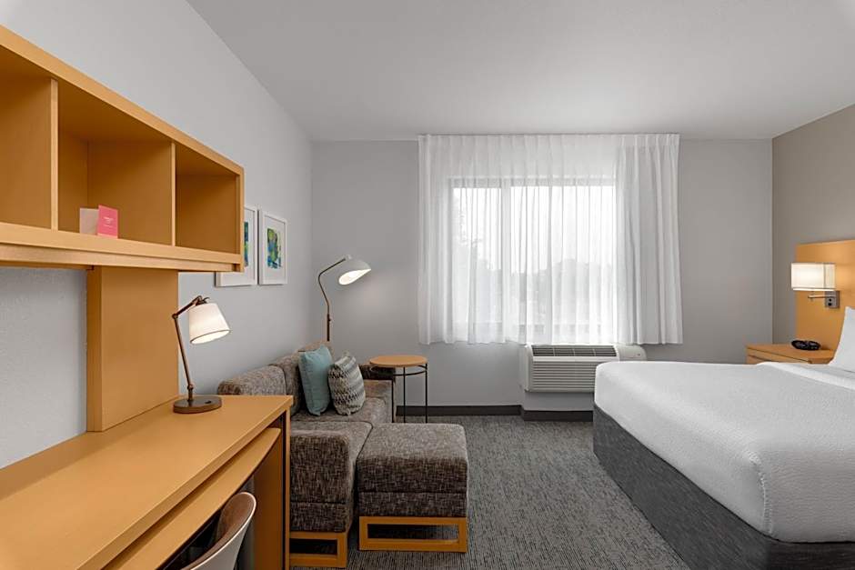 TownePlace Suites by Marriott Denver Airport at Gateway Park