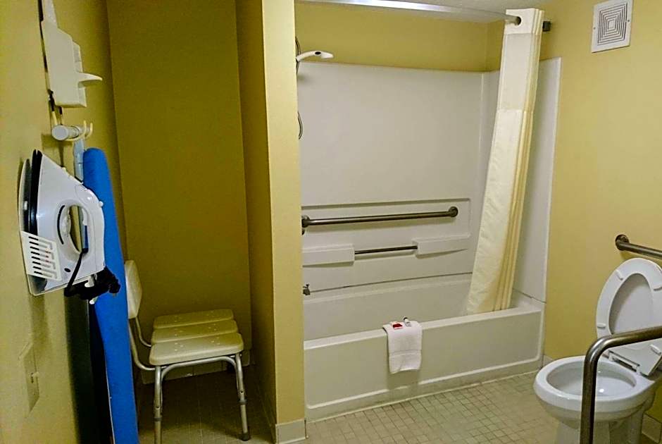 Travelodge by Wyndham Knoxville East