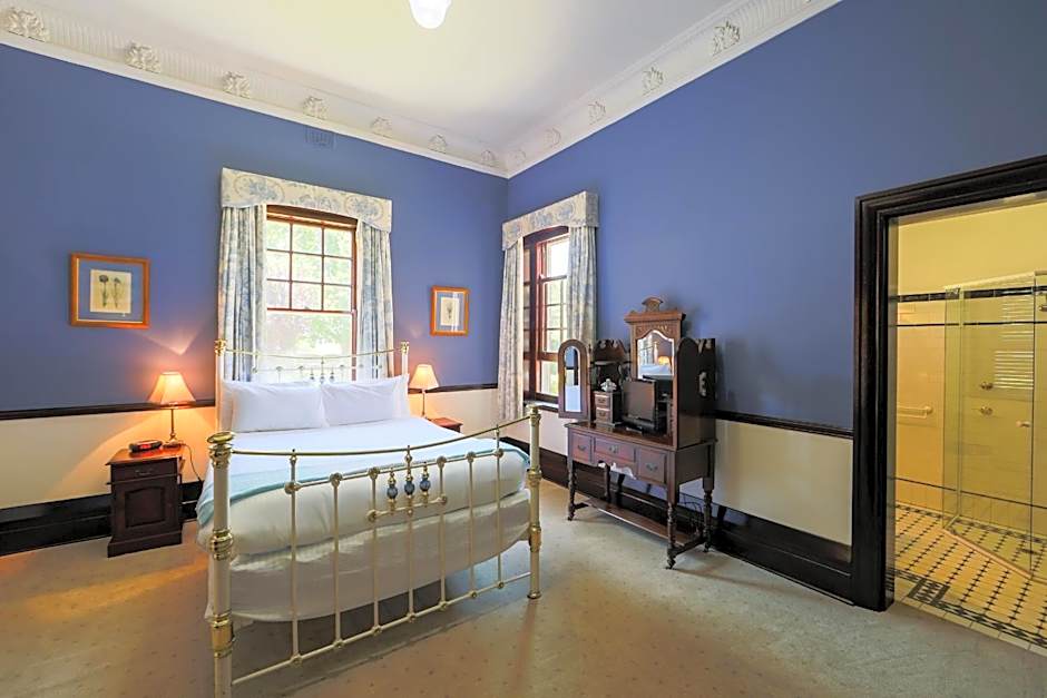 Petersons Armidale Winery and Guesthouse