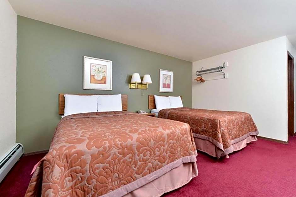 Love Hotels Staples by OYO at HWY 10 MN