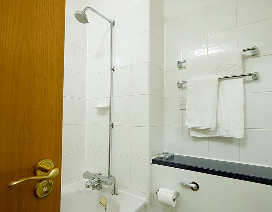 The Quays by Greene King Inns