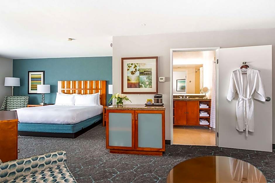 DoubleTree by Hilton Hotel Carson