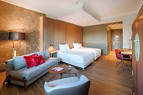 PREMIUM ROOM (2AD + 2CH)