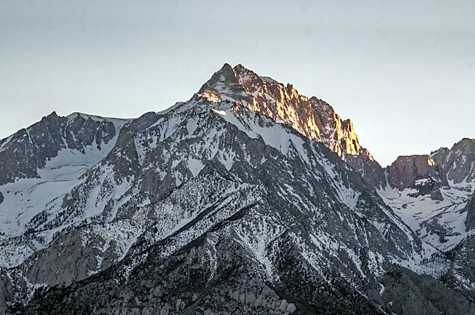 Mt Williamson Motel and Basecamp