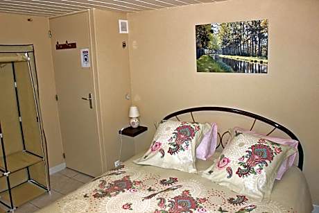 Queen Room with Garden View